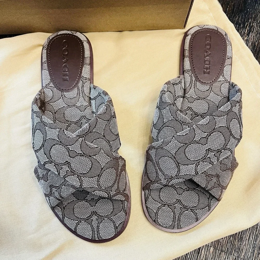 Coach Signature Jacquard Slide Sandals – Oak – Size 7.5B – Brand New in Box